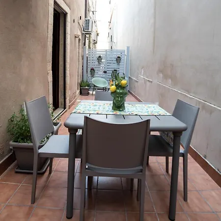 Corte Roma 148 * Syracuse
